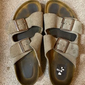 Arizona suede Birkenstock’s